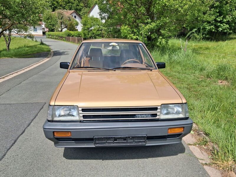 Gold Gebraucht 1984 Toyota Tercel SR Limousine | 3.950 € - Bild 1/4