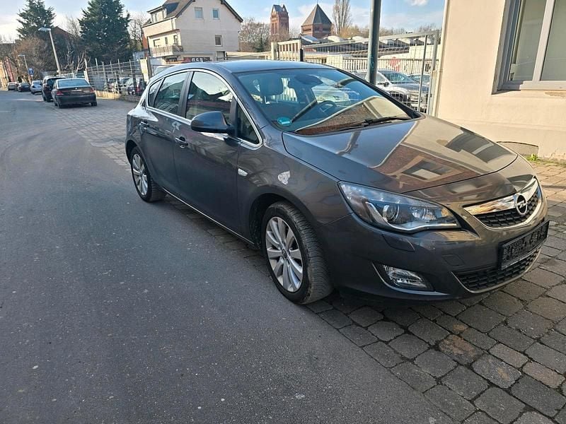 Gebraucht Opel Astra 110 PS (80 kW) 2010 Grau Limousine