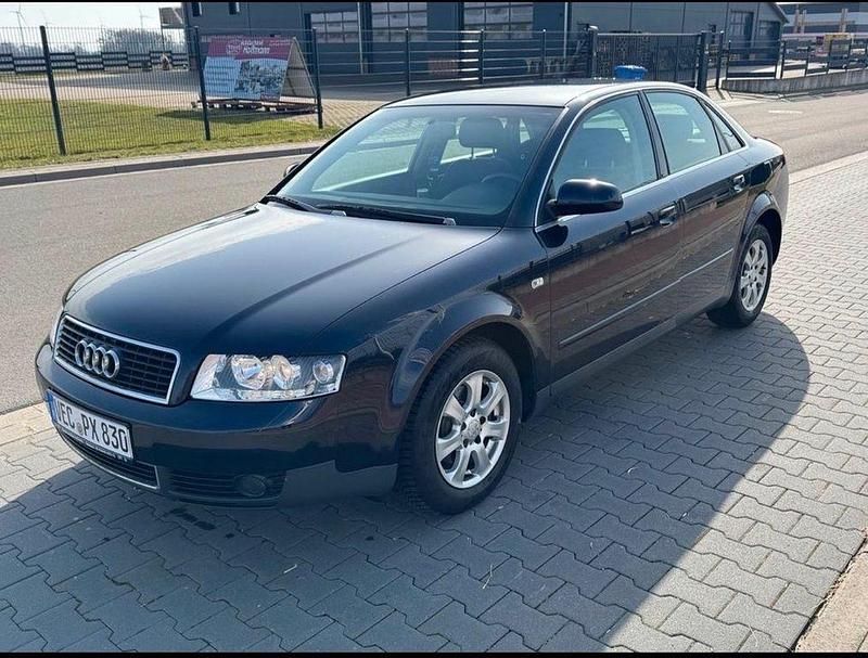 Second-hand Audi A4 102 CP (75 kW) 2003 Albastru Berlinǎ