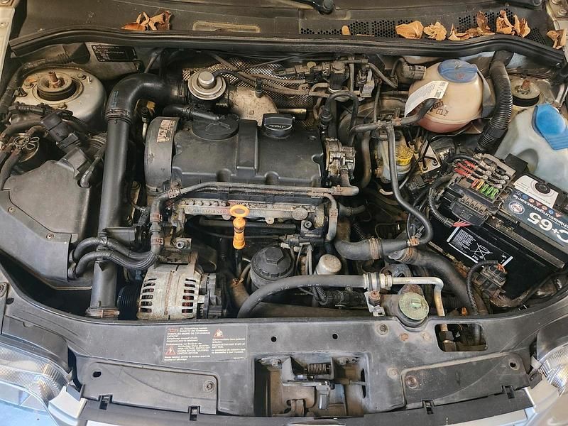 Silber Gebraucht 2000 VW Polo Kleinwagen | 550 € (Fairer Preis) - Bild 1/4