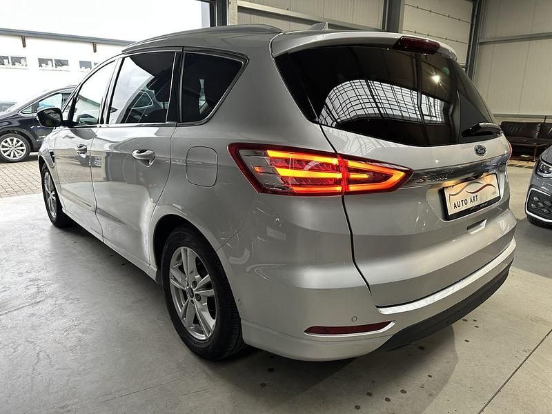 Gebraucht Ford S-MAX Titanium 150 PS (110 kW) 2022 Silber Van / Kleinbus