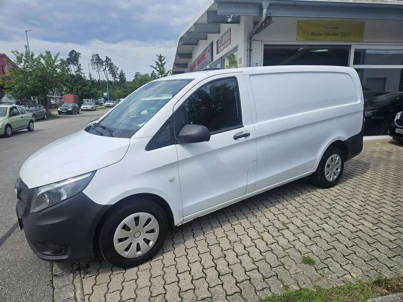 Arktikweiss Gebraucht 2015 Mercedes Vito Van / Kleinbus | 16.500 € (Guter Preis) - Bild 1/4