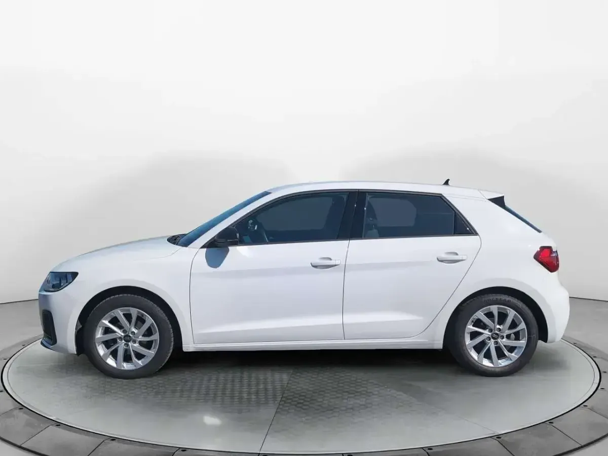 Gebraucht Audi A1 Advanced 95 PS (69 kW) 2022 Cortinaweiß SUV