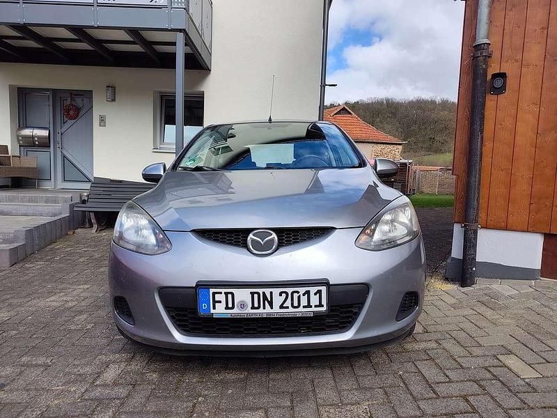 Second-hand Mazda 2 Inclusive 75 CP (55 kW) 2009 Argintiu Hatchback