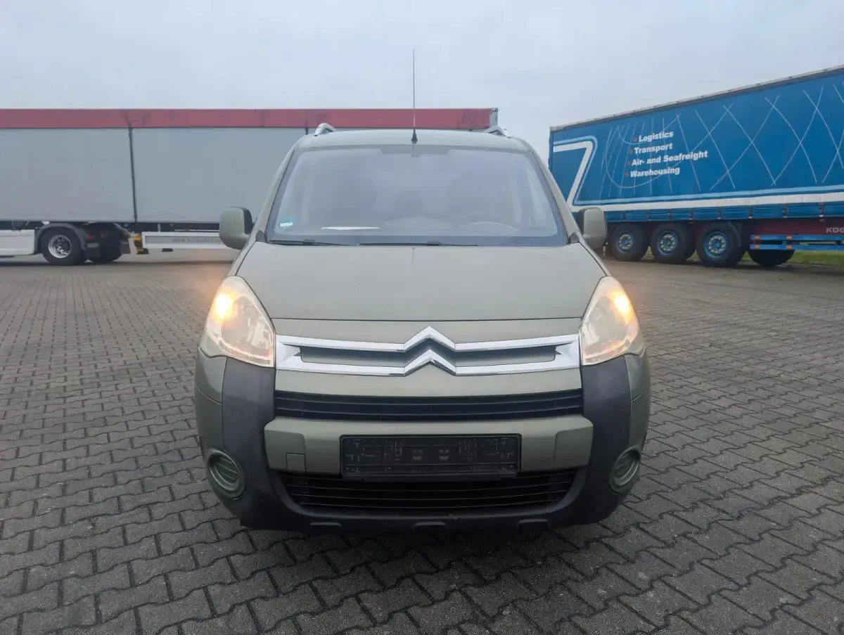 Gebraucht Citroën Berlingo 109 PS (80 kW) 2008 Grün Van / Kleinbus