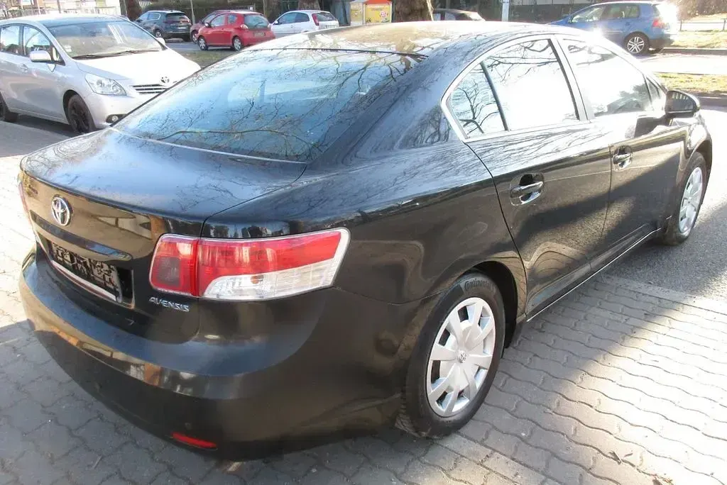 Gebraucht Toyota Avensis 126 PS (92 kW) 2010 Schwarz Limousine