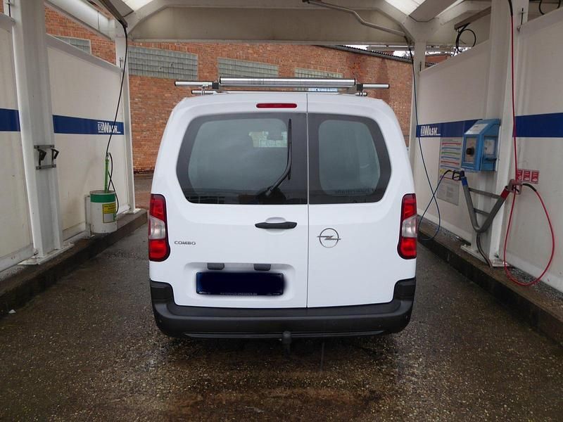 Gebraucht Opel Combo 131 PS (96 kW) 2025 Weiß Limousine