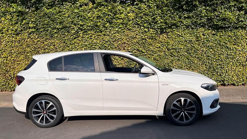 Weiß Gebraucht 2020 Fiat Tipo Kombi | 11.000 € (Fairer Preis) - Bild 1/4
