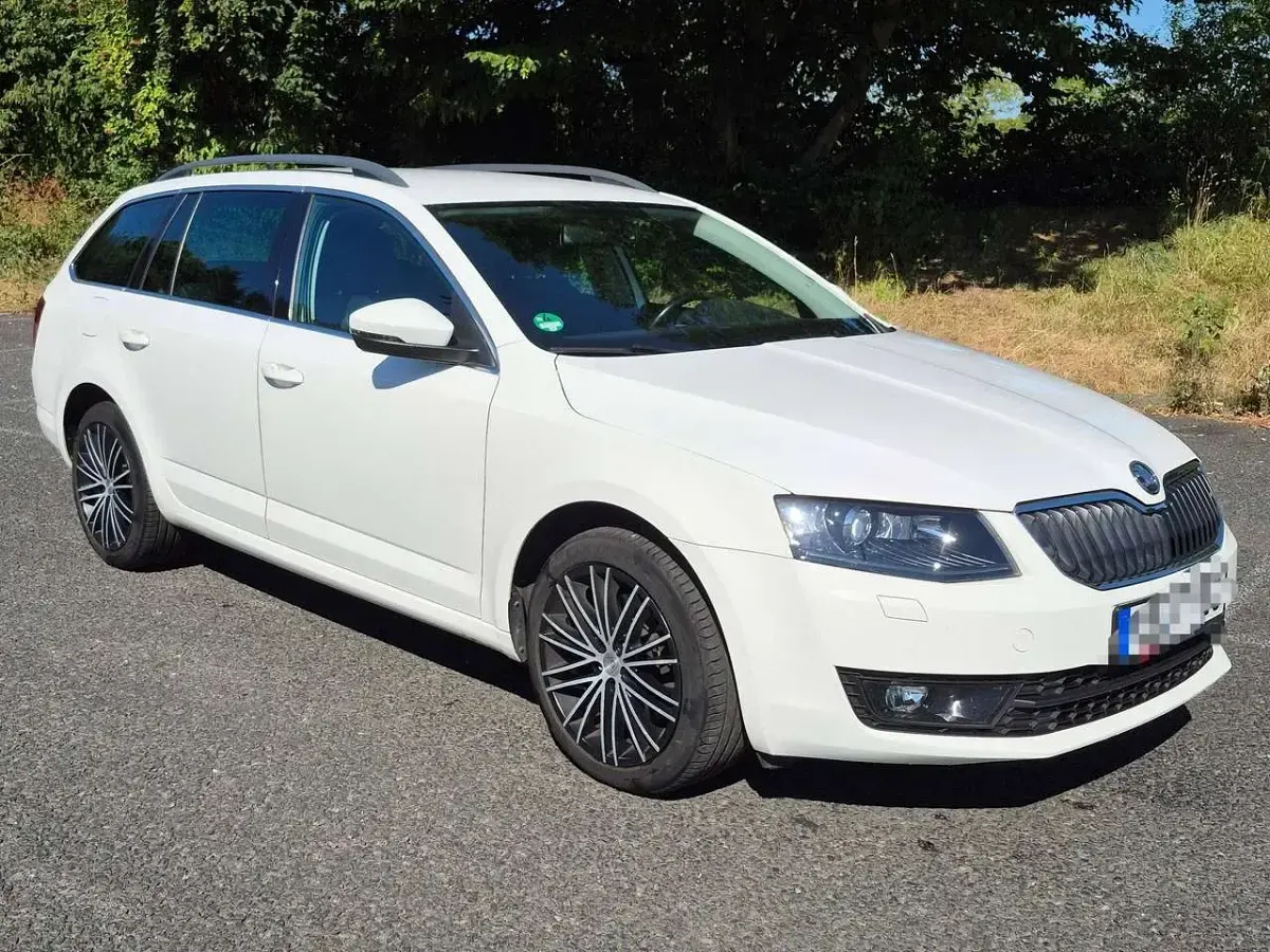 Gebraucht Skoda Octavia Elegance 179 PS (131 kW) 2014 Weiß Kombi