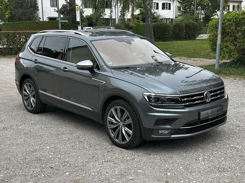 Grau Gebraucht 2018 VW Tiguan Allspace Highline SUV | 25.000 € (Etwas zu teuer) - Bild 1/4