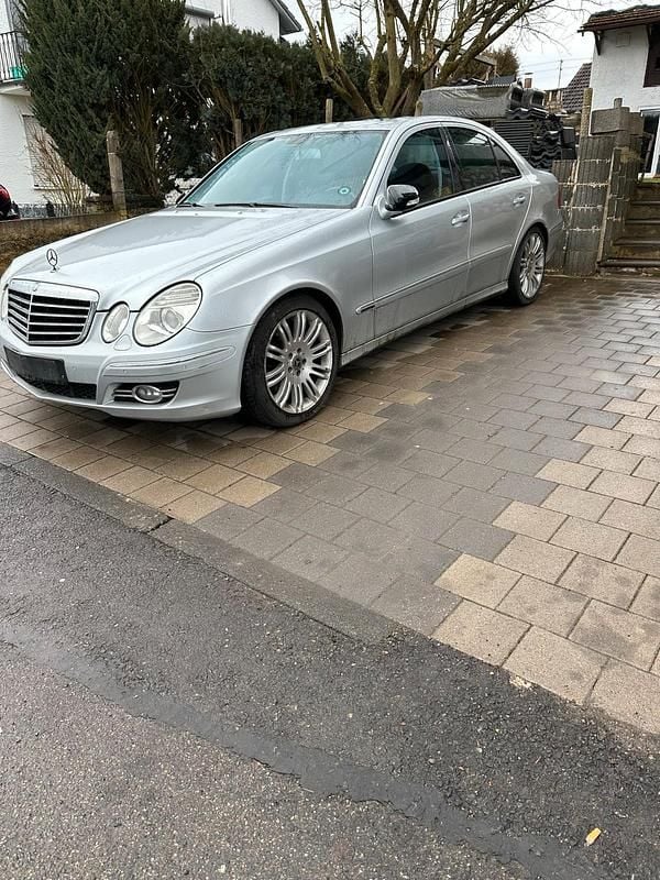 Gebraucht Mercedes E280 Avantgarde 190 PS (139 kW) 2008 Silber Limousine