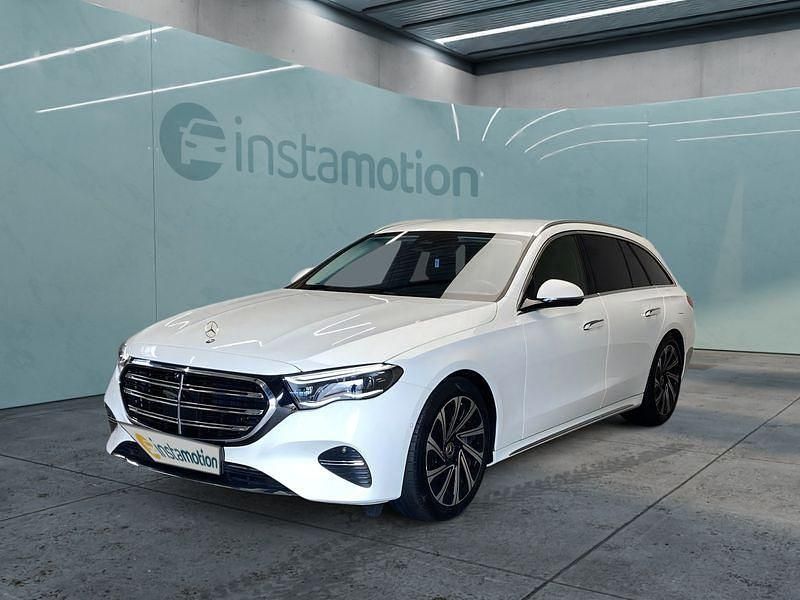 Weiß Gebraucht 2024 Mercedes E300 Kombi | 57.499 € - Bild 1/4