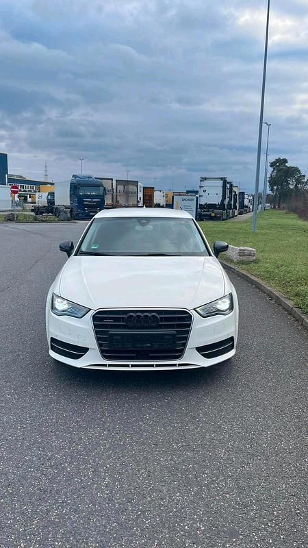 Gebraucht Audi A3 Premium 179 PS (131 kW) 2014 Weiß Coupé