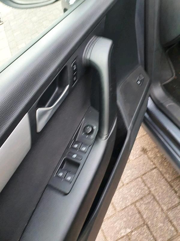 Gebraucht VW Passat 105 PS (77 kW) 2014 Grau Kombi