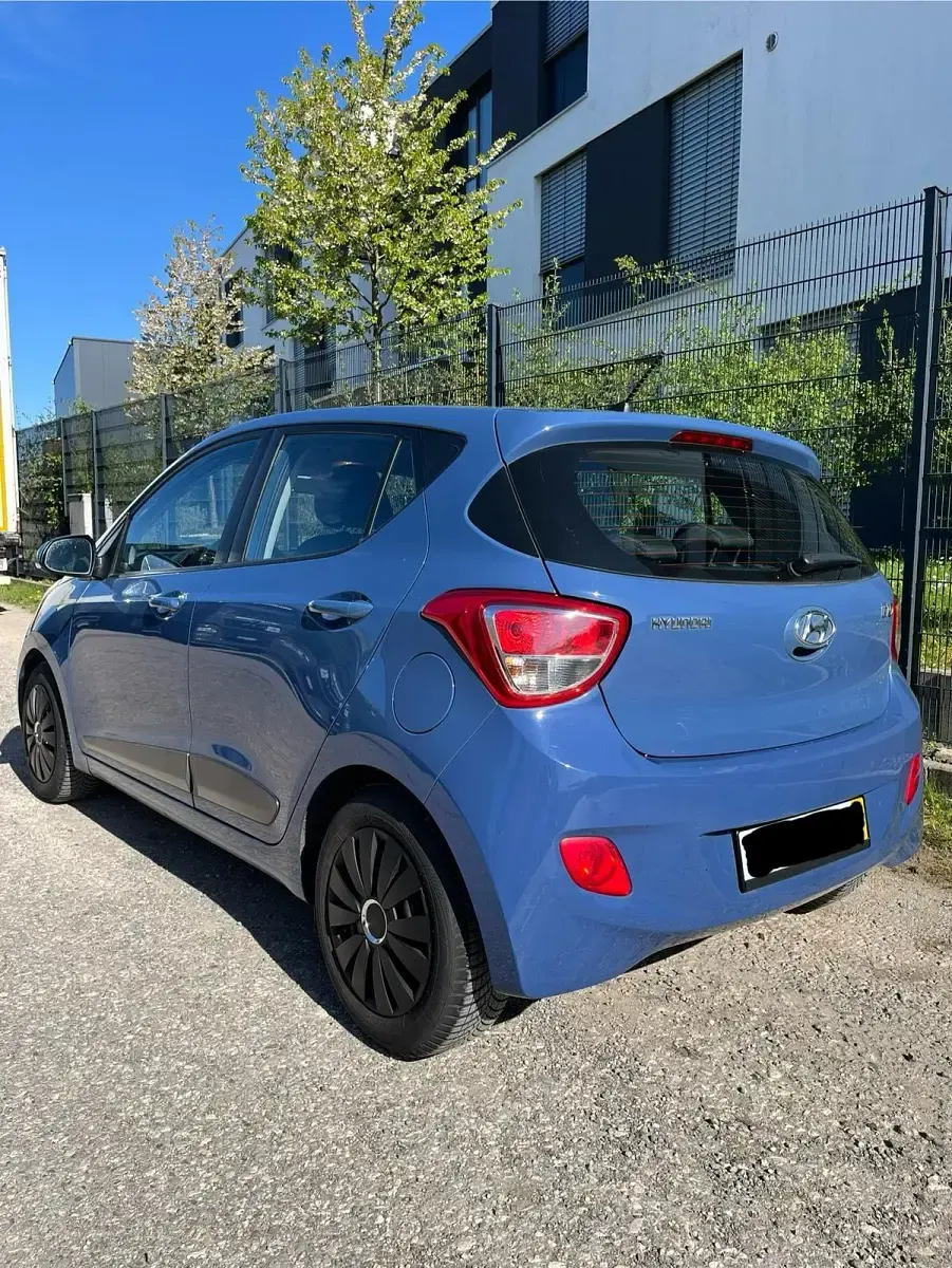 Gebraucht Hyundai i10 Edition 67 PS (49 kW) 2014 Blau Kleinwagen