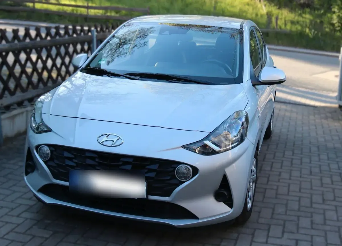 Gebraucht Hyundai i10 Select 67 PS (49 kW) 2022 Silber Kleinwagen