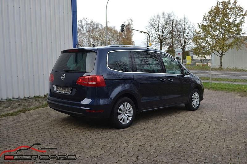 Gebraucht VW Sharan Comfortline 140 PS (102 kW) 2015 Blau Van / Kleinbus