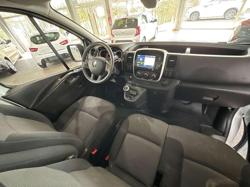 Gebraucht Renault Trafic Komfort 145 PS (106 kW) 2021 Weiß Van / Kleinbus