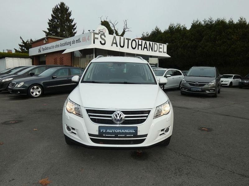 Weiß Gebraucht 2010 VW Tiguan Team SUV | 3.999 € (Superpreis) - Bild 1/4