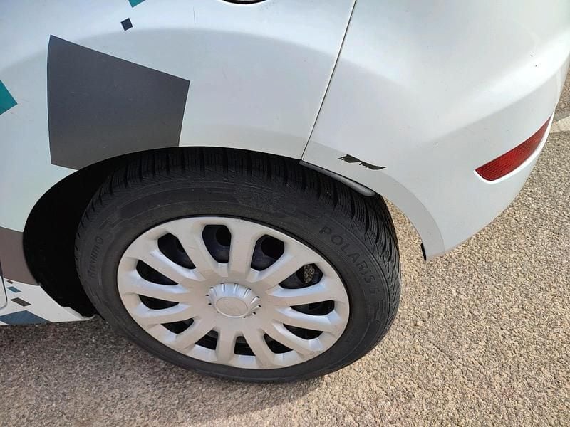 Gebraucht Ford Fiesta Trend 80 PS (58 kW) 2017 Weiß Kleinwagen