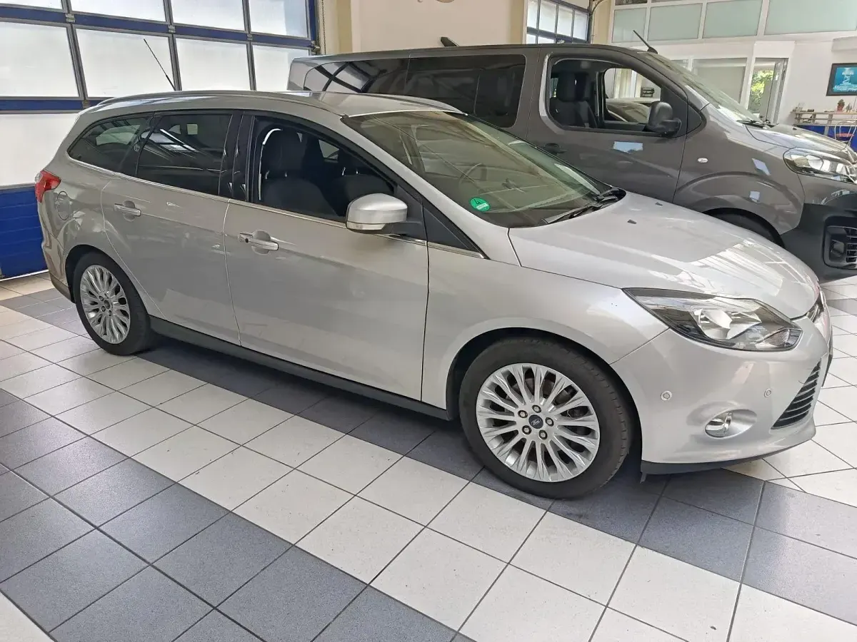 Second-hand Ford Mondeo Titanium 140 CP (102 kW) 2013 Albastru Break