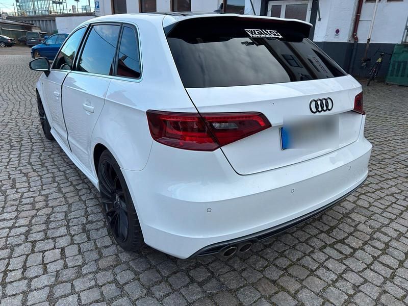 Gebraucht Audi A3 S-Line 150 PS (110 kW) 2015 Weiß Kleinwagen