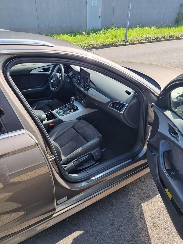 Gebraucht Audi A6 Ambiente 272 PS (200 kW) 2015 Grau Kombi