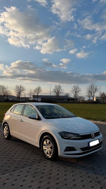 Second-hand VW Polo Trendline 75 CP (55 kW) 2018 Alb Hatchback
