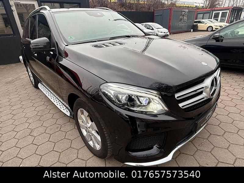 Schwarz Gebraucht 2017 Mercedes GLE350 AMG line SUV | 23.900 € (Fairer Preis) - Bild 1/4