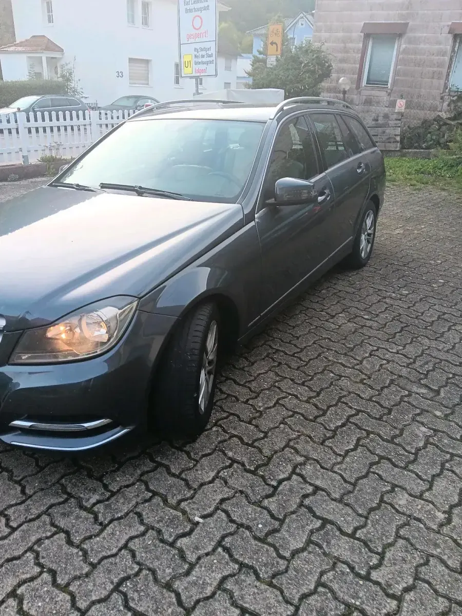 Gebraucht Mercedes C180 120 PS (88 kW) 2013 Grau Kombi