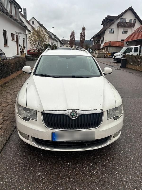 Gebraucht Skoda Superb 170 PS (125 kW) 2010 Weiß Kombi