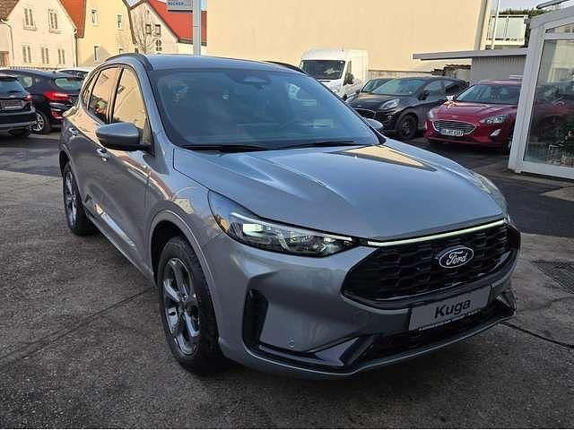 Gebraucht Ford Kuga ST-Line 152 PS (111 kW) 2024 Solarsilber SUV