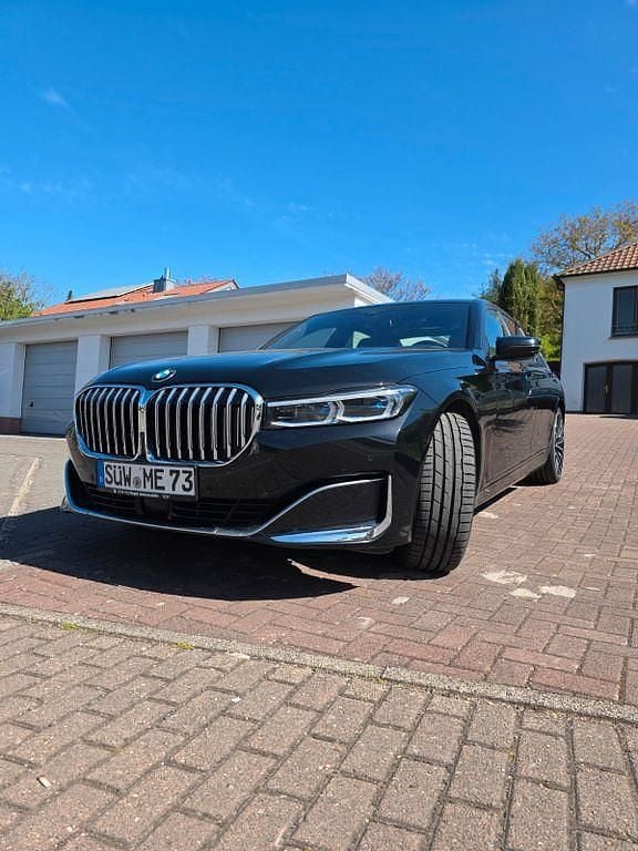 Second-hand BMW 740 Performance 340 CP (250 kW) 2021 Negru Berlinǎ