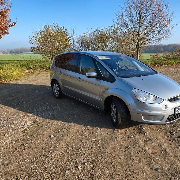 Silber Gebraucht 2007 Ford S-MAX S Van / Kleinbus | 5.499 € (Teuer) - Bild 1/4