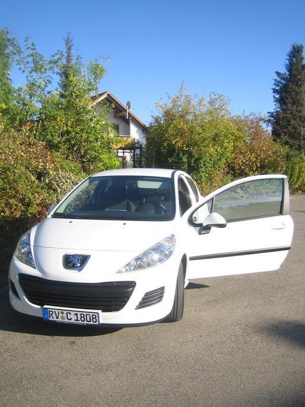 Gebraucht Peugeot 207 102 PS (75 kW) 2009 Weiß Kleinwagen