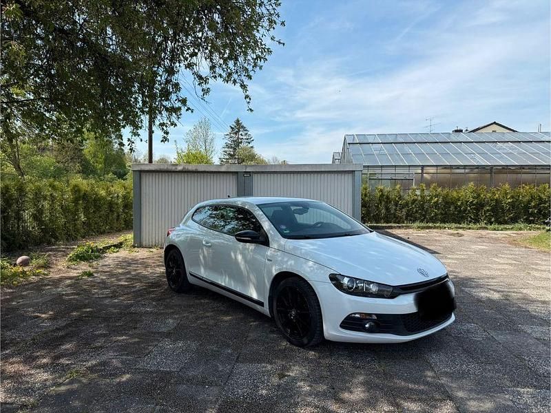 Weiß Gebraucht 2013 VW Scirocco Match Coupé | 9.500 € (Guter Preis) - Bild 1/4