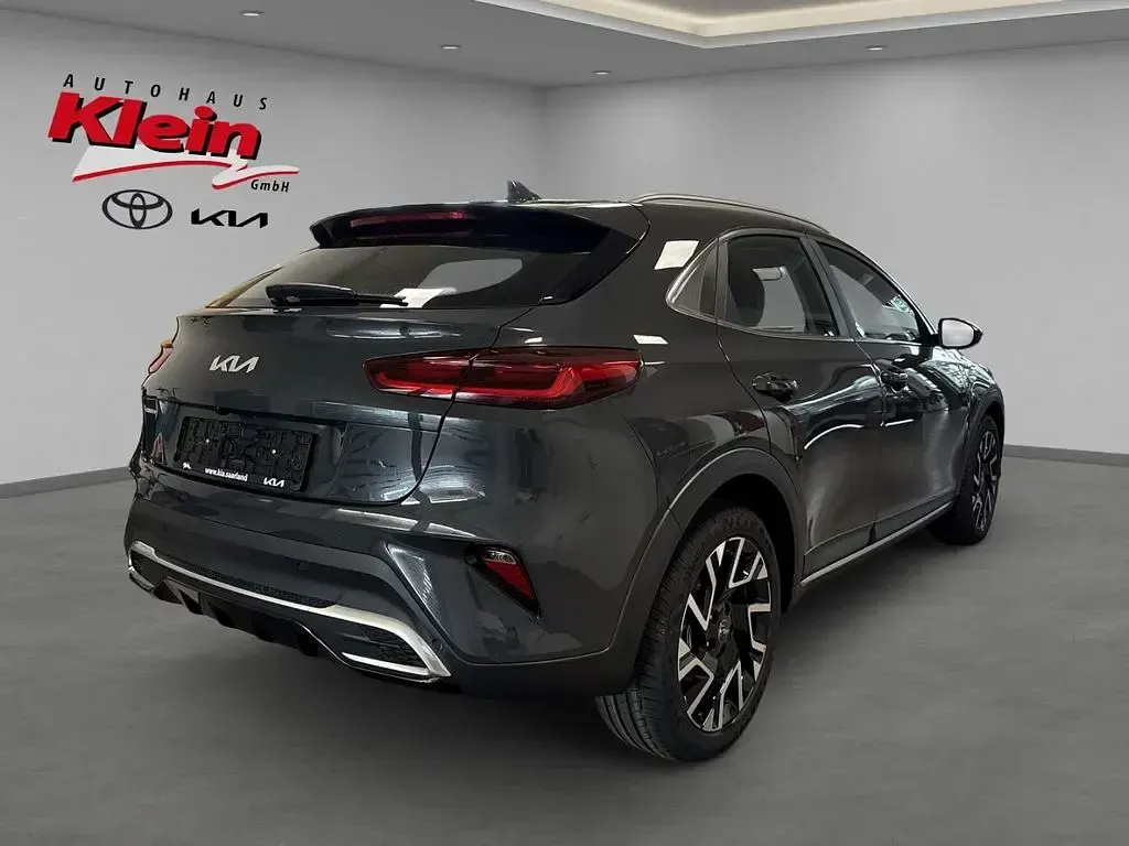 Neu Kia XCeed Vision 150 PS (110 kW) 2026 Schwarz SUV