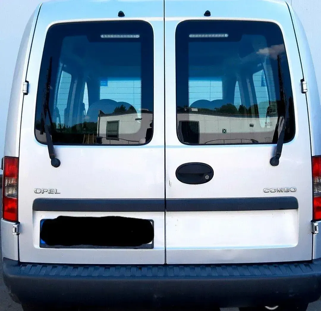 Używany Opel Combo 87 KM (63 kW) 2002 Srebrny Minivan