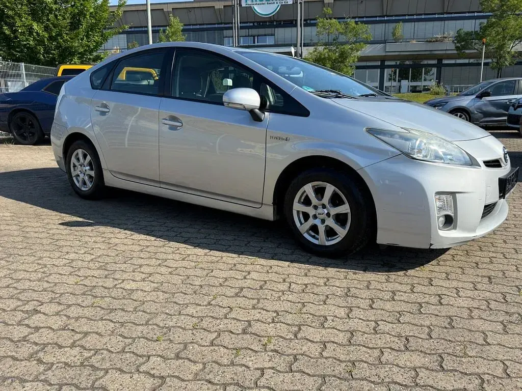 Gebraucht Toyota Prius Basis 99 PS (72 kW) 2009 Silber Kleinwagen