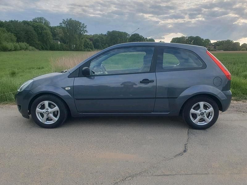 Gebraucht Ford Fiesta 63 PS (46 kW) 2005 Kleinwagen