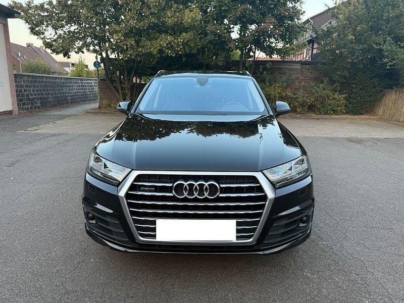 Używany Audi Q7 Ambiente 272 KM (200 kW) 2017 Czarny SUV