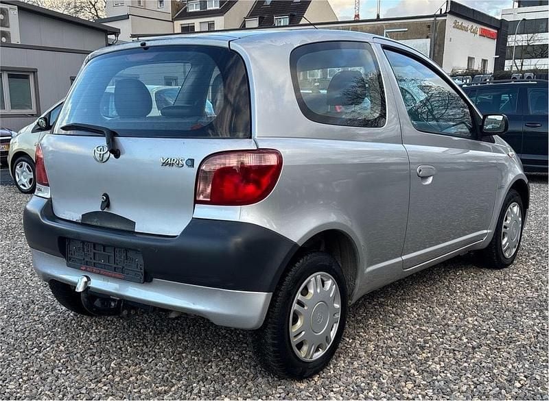 Gebraucht Toyota Yaris 68 PS (50 kW) 1999 Grau Kleinwagen