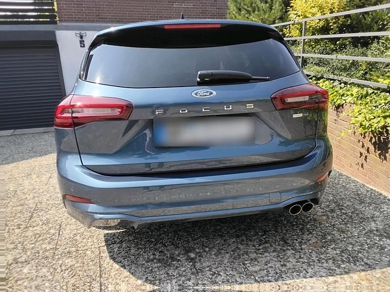 Second-hand Ford Focus 155 CP (114 kW) 2023 Albastru Break
