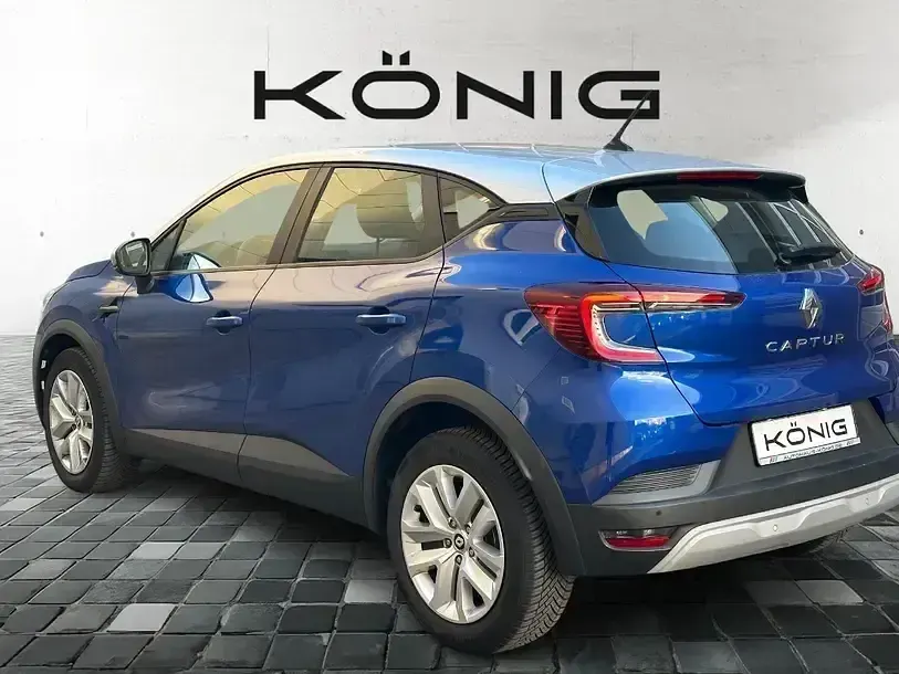 Begagnad Renault Captur Equilibre 100 HK (73 kW) 2023 Blå SUV