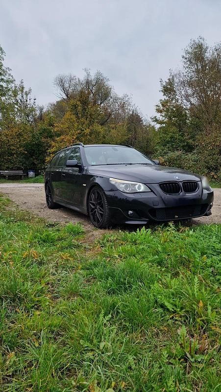 Gebraucht BMW 530 235 PS (172 kW) 2008 Schwarz Kombi