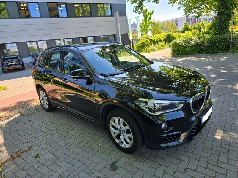 Schwarz Gebraucht 2018 BMW X1 Performance SUV | 21.200 € (Guter Preis) - Bild 1/4