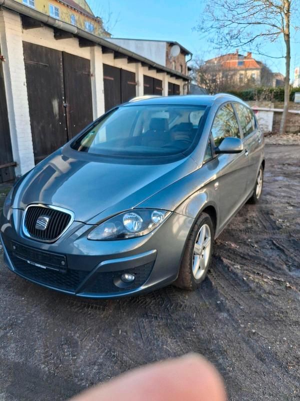 Gebraucht Seat Altea 125 PS (91 kW) 2012 Grau Limousine