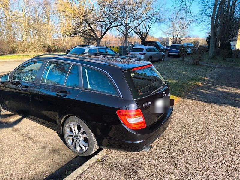 Gebraucht Mercedes 220 170 PS (125 kW) 2013 Schwarz Kombi