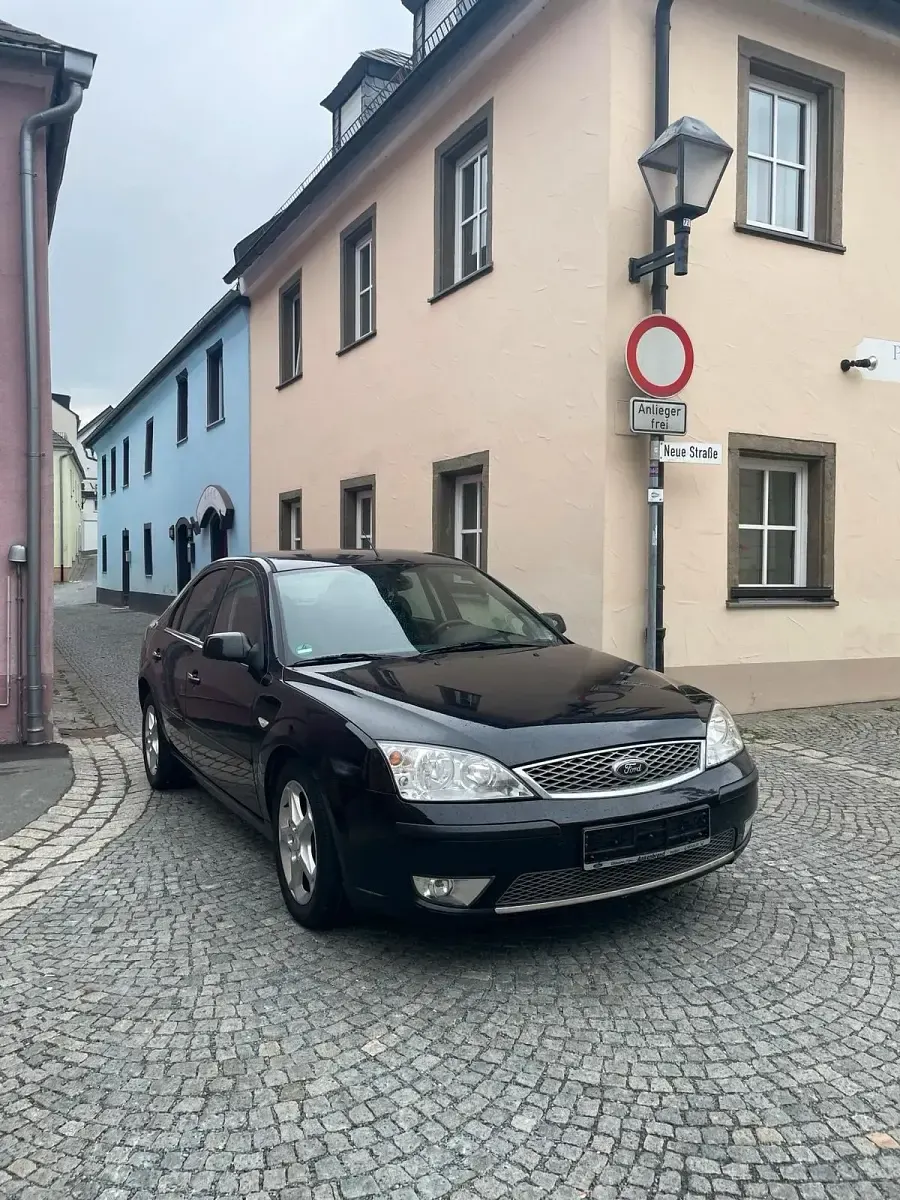 Usado Ford Mondeo 155 CV (114 kW) 2006 Negro Berlina
