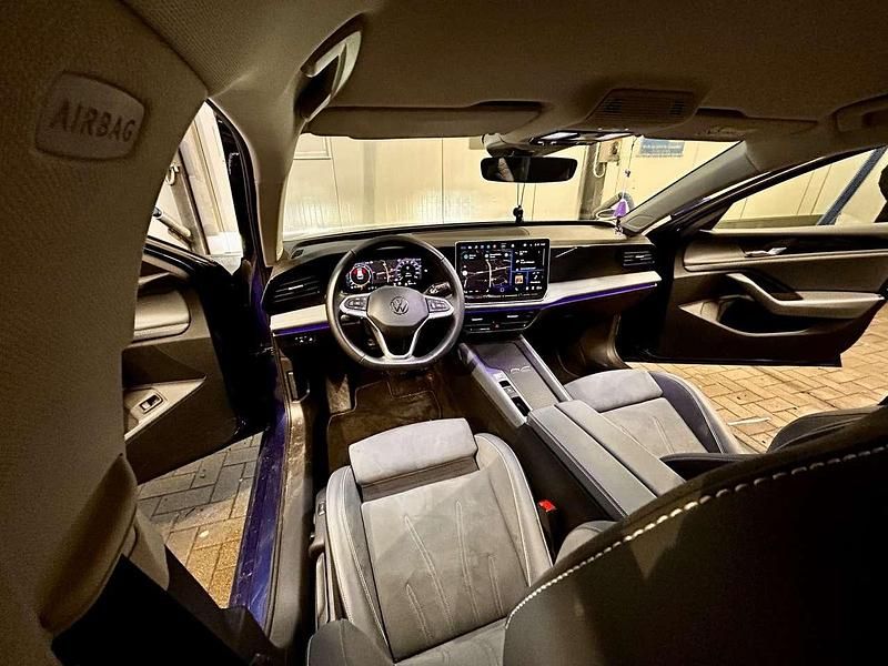 Gebraucht VW Passat Business 150 PS (110 kW) 2024 Blau Kombi